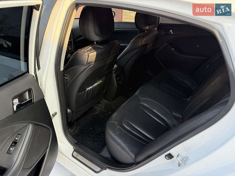 Седан Kia Optima 2012 в Ирпене