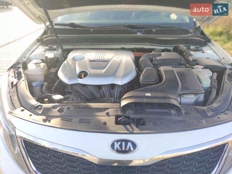 Седан Kia Optima 2013 в Кривому Розі