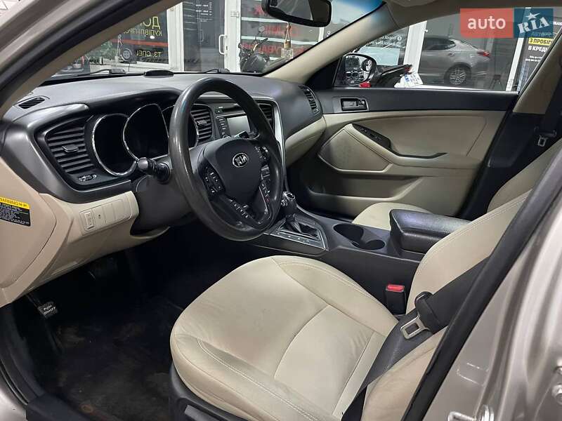 Седан Kia Optima 2013 в Киеве