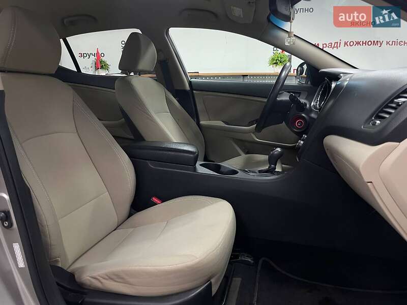 Седан Kia Optima 2013 в Киеве