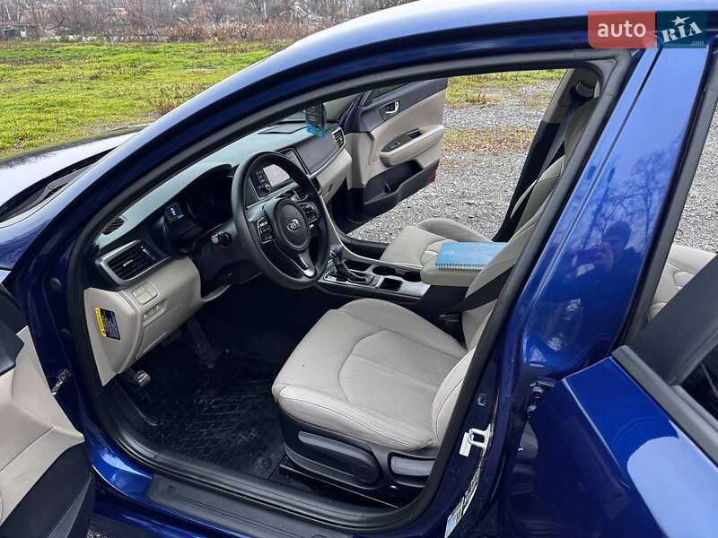 Седан Kia Optima 2016 в Козельщині