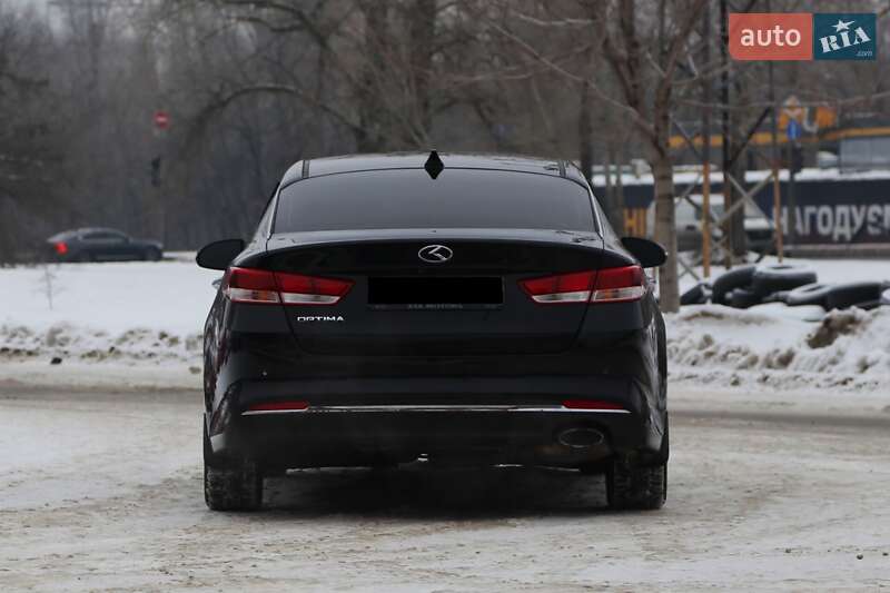 Седан Kia Optima 2018 в Киеве
