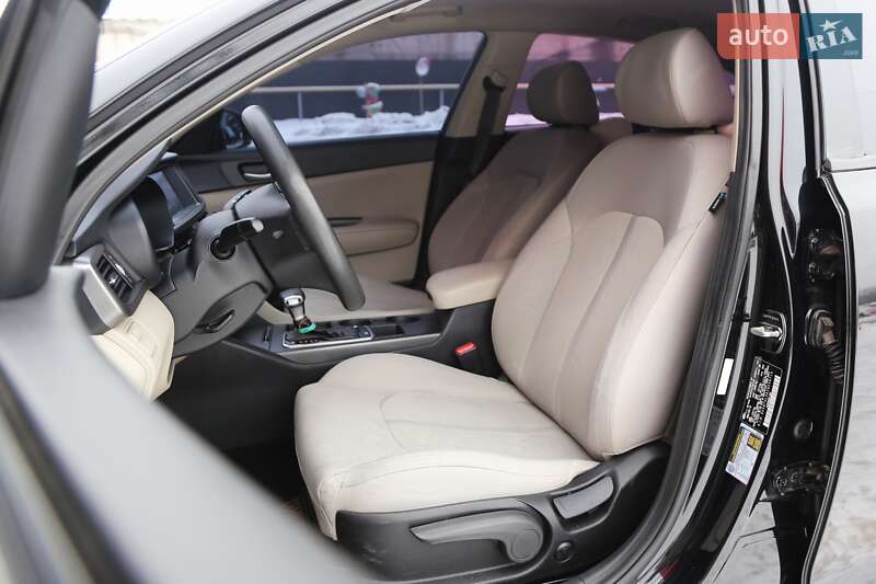 Седан Kia Optima 2018 в Киеве