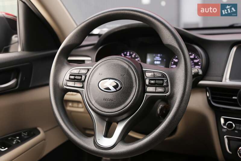 Седан Kia Optima 2018 в Киеве