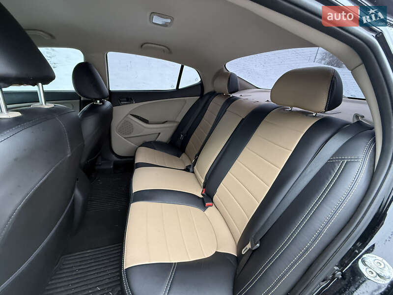 Седан Kia Optima 2014 в Киеве