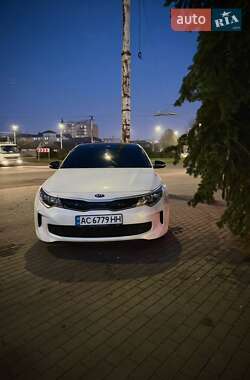 Седан Kia Optima 2017 в Киеве