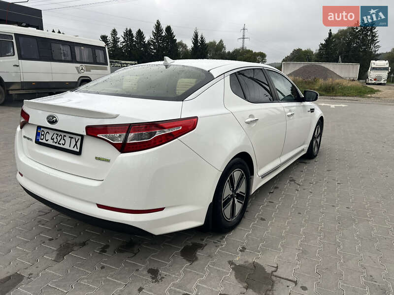 Седан Kia Optima 2013 в Старом Самборе