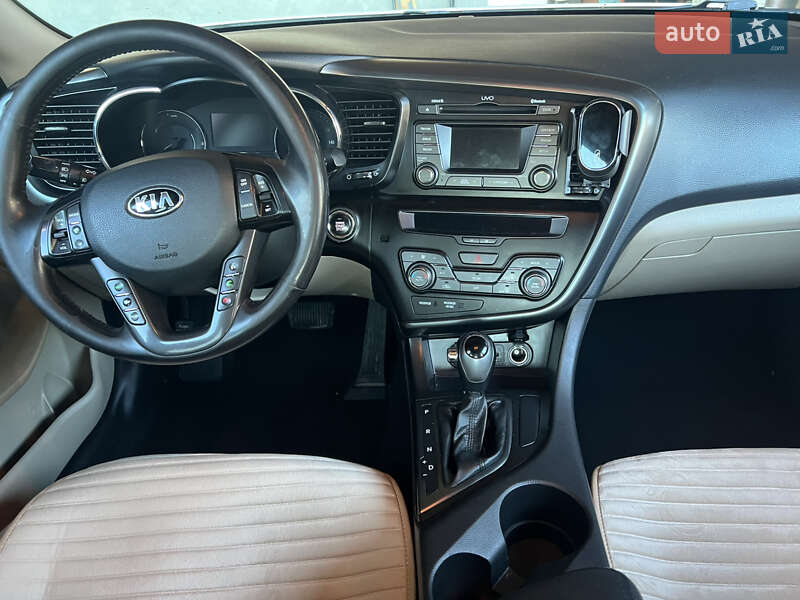 Седан Kia Optima 2013 в Старом Самборе
