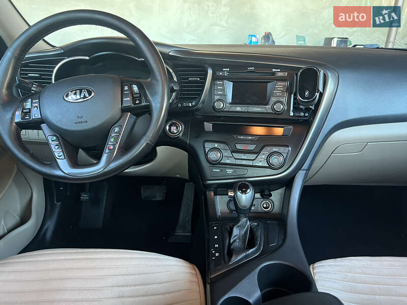 Седан Kia Optima 2013 в Старом Самборе