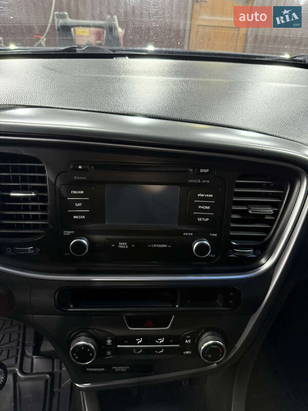 Седан Kia Optima 2014 в Снятині