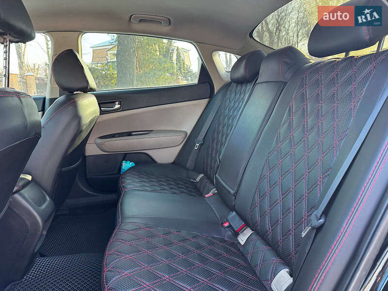 Седан Kia Optima 2015 в Києві