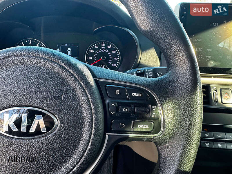 Седан Kia Optima 2015 в Києві