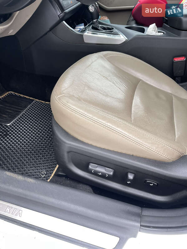 Седан Kia Optima 2013 в Черкасах