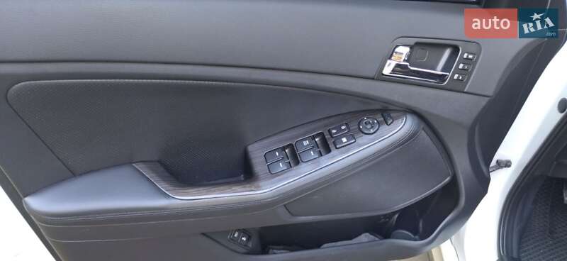 Седан Kia Optima 2013 в Коростені