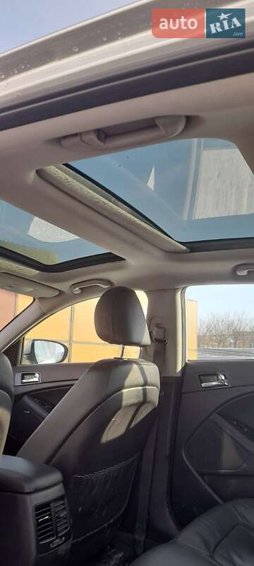 Седан Kia Optima 2012 в Львове