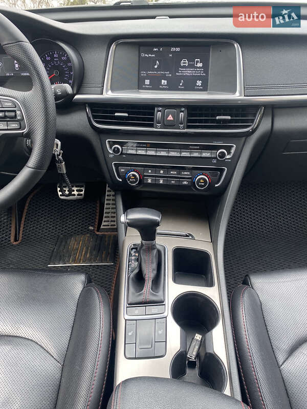 Седан Kia Optima 2017 в Києві