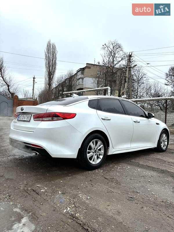 Седан Kia Optima 2017 в Днепре