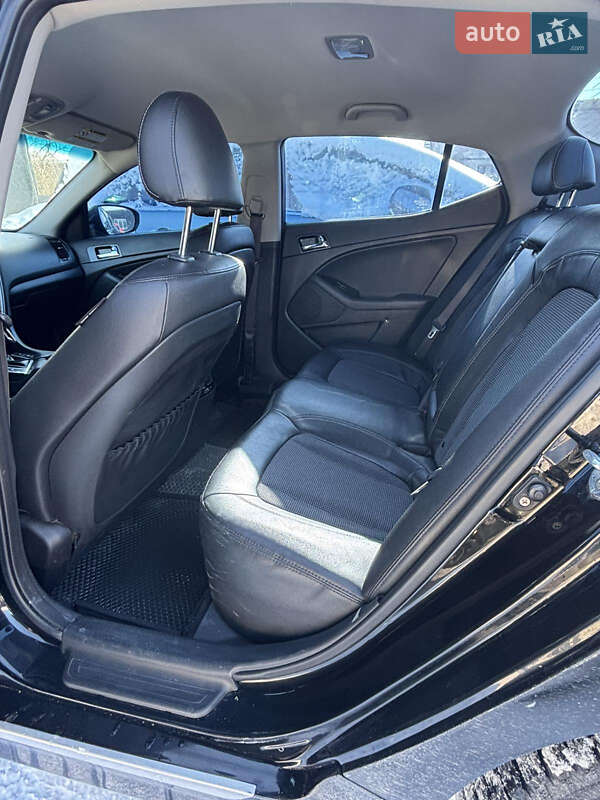 Седан Kia Optima 2012 в Тернополе
