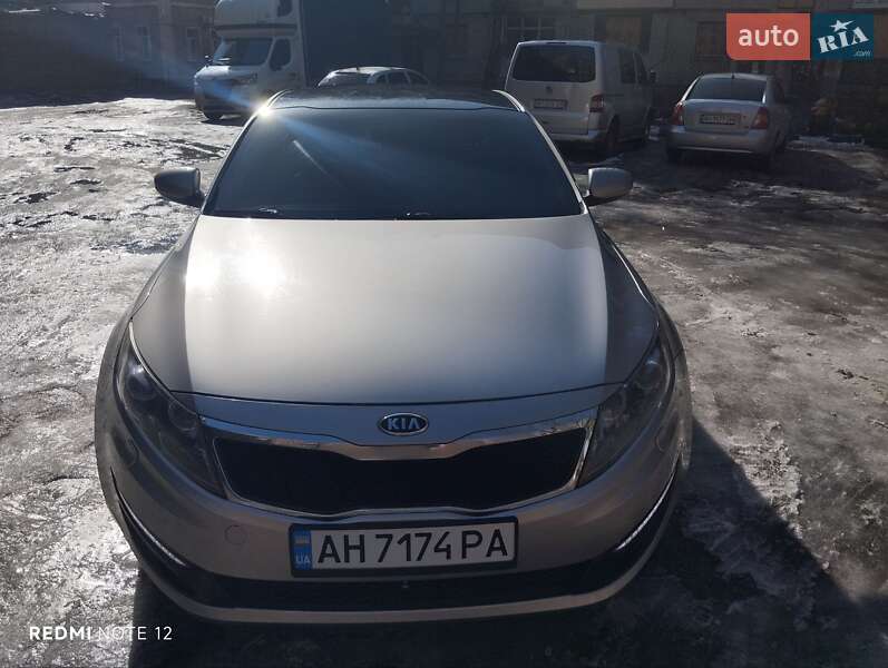 Седан Kia Optima 2012 в Славянске