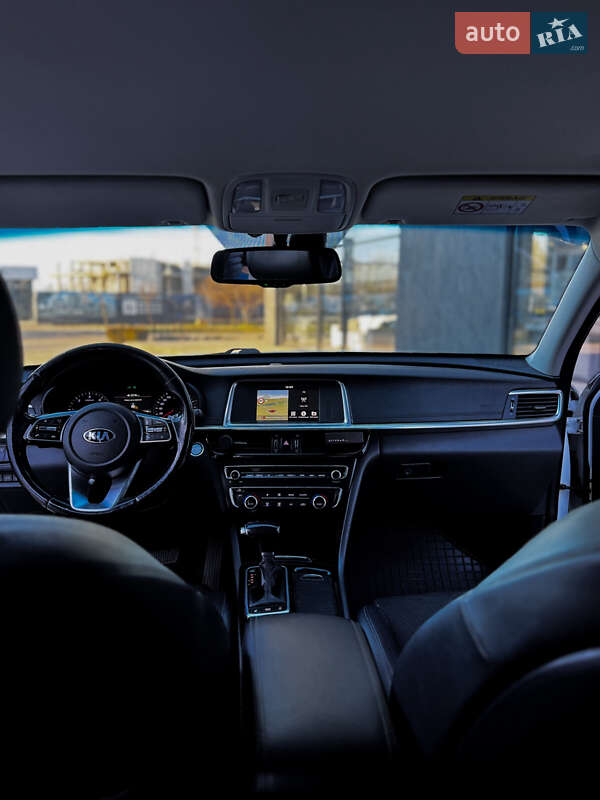 Седан Kia Optima 2019 в Ужгороде
