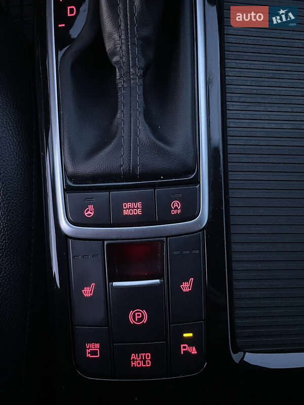 Седан Kia Optima 2019 в Ужгороде