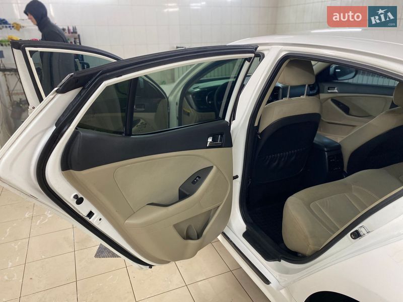 Седан Kia Optima 2011 в Харькове