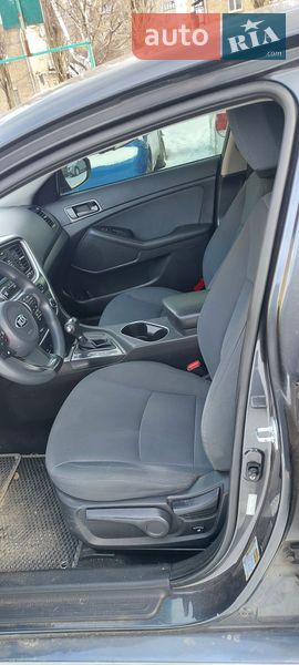Седан Kia Optima 2015 в Вишневому