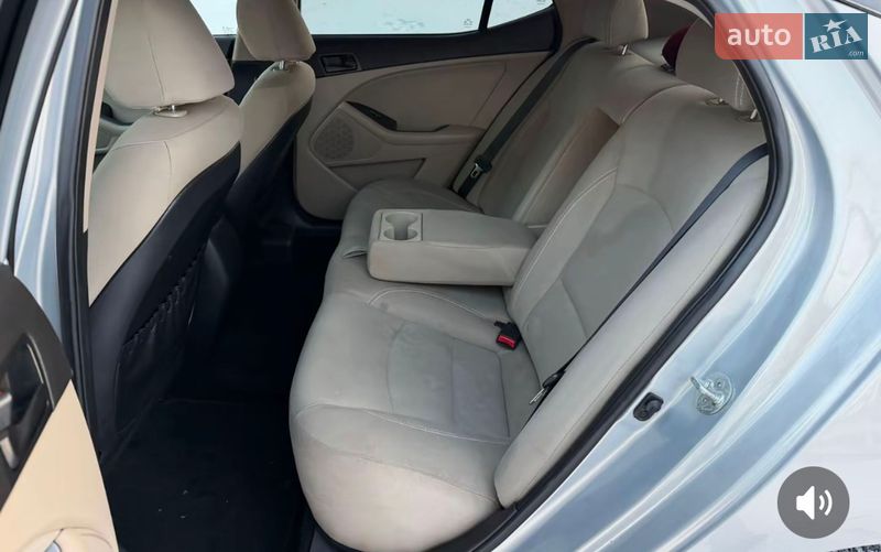 Седан Kia Optima 2014 в Полтаве