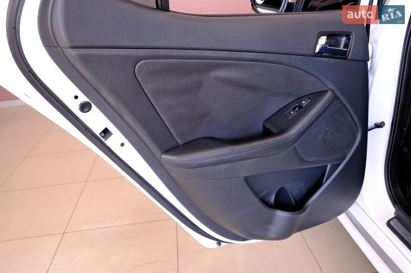 Седан Kia Optima 2013 в Одессе