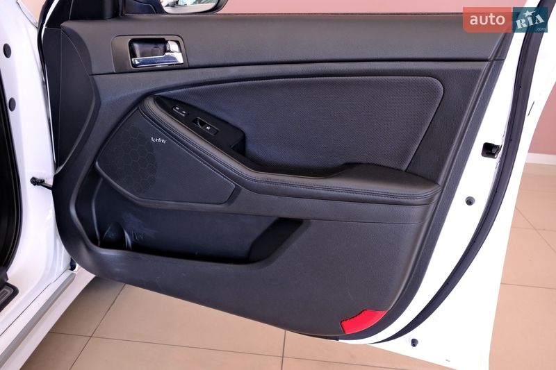 Седан Kia Optima 2013 в Одессе