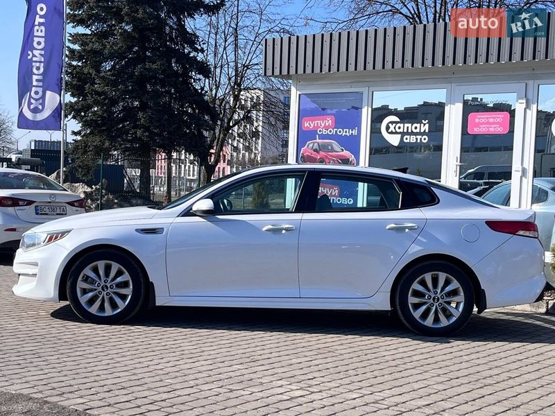 Седан Kia Optima 2017 в Львові