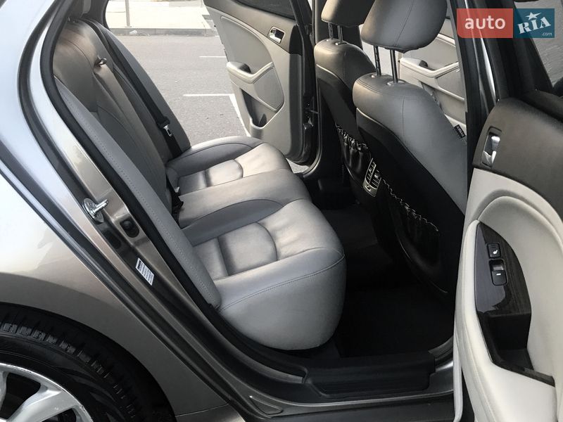 Седан Kia Optima 2014 в Киеве