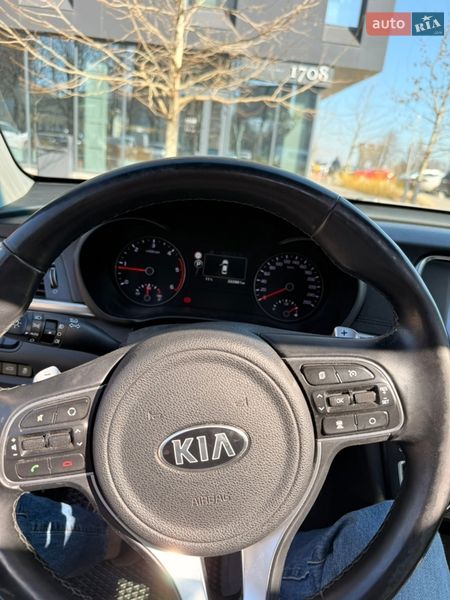 Седан Kia Optima 2016 в Ровно