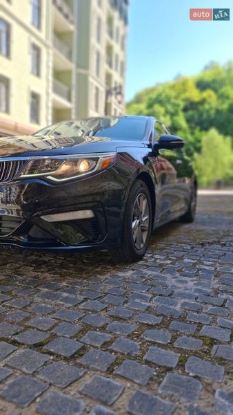 Седан Kia Optima 2018 в Киеве