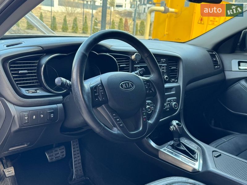 Седан Kia Optima 2012 в Львове