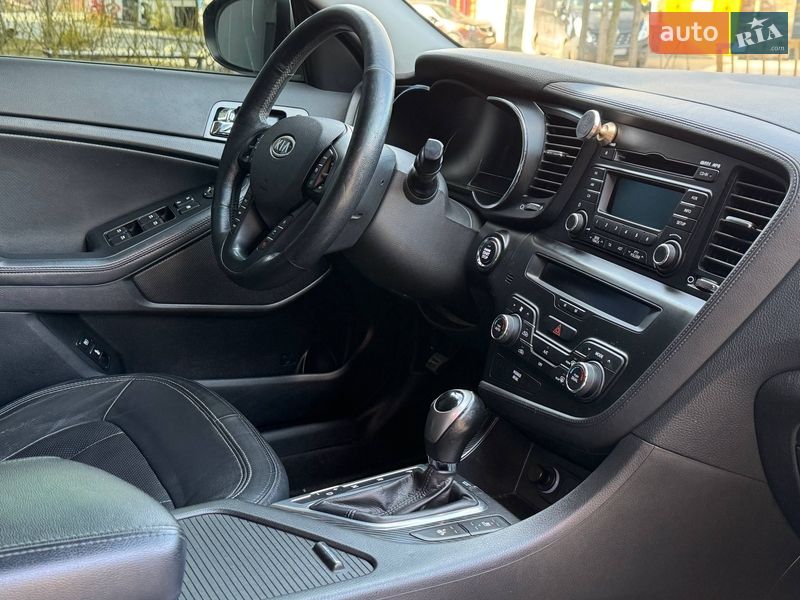 Седан Kia Optima 2012 в Львове
