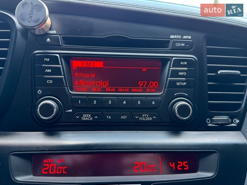 Седан Kia Optima 2012 в Львове