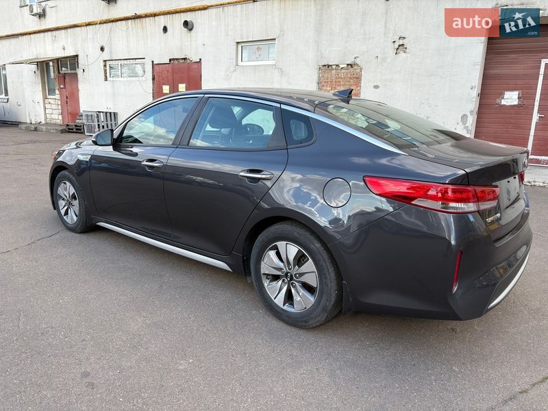 Седан Kia Optima 2016 в Киеве