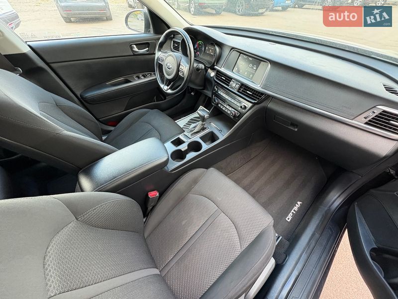 Седан Kia Optima 2016 в Киеве