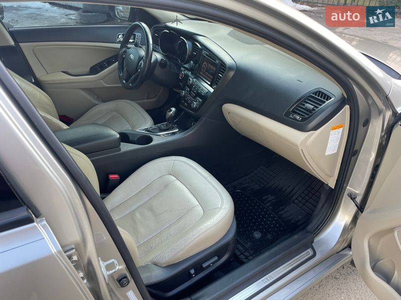 Седан Kia Optima 2012 в Тернополе