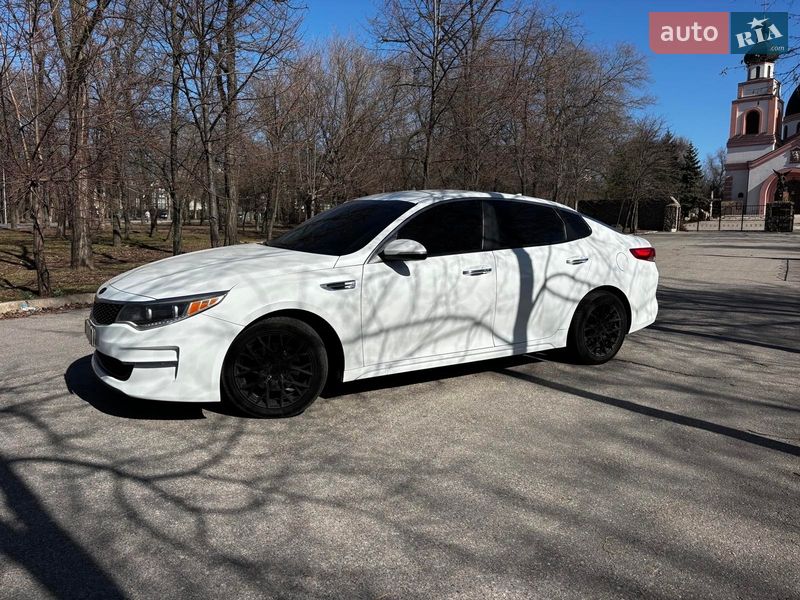 Седан Kia Optima 2016 в Запоріжжі