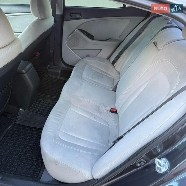 Седан Kia Optima 2011 в Полтаве