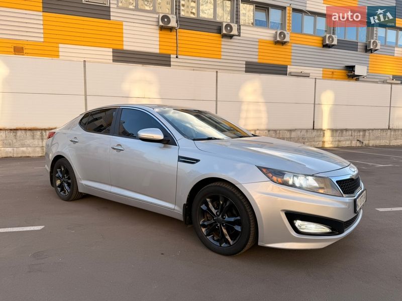 Седан Kia Optima 2012 в Києві