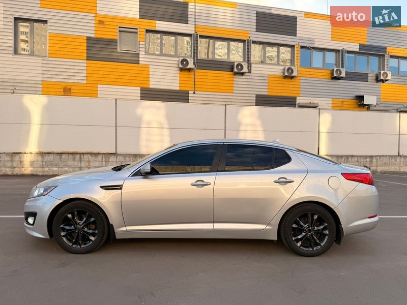 Седан Kia Optima 2012 в Києві
