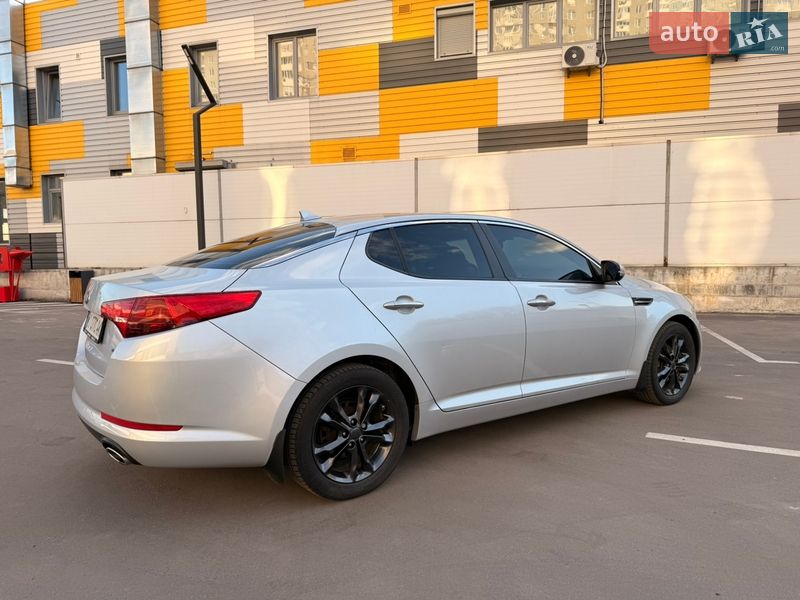 Седан Kia Optima 2012 в Києві