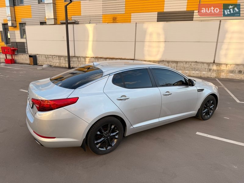 Седан Kia Optima 2012 в Києві