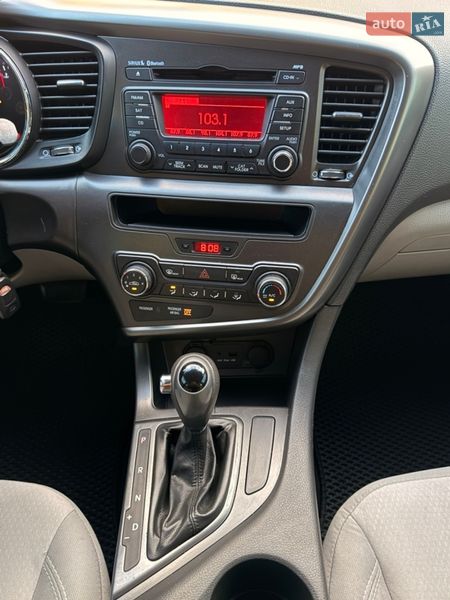 Седан Kia Optima 2012 в Києві