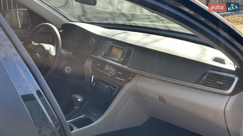 Седан Kia Optima 2016 в Ивано-Франковске