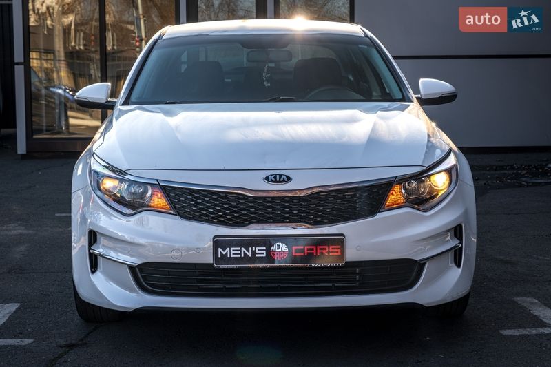 Седан Kia Optima 2017 в Киеве
