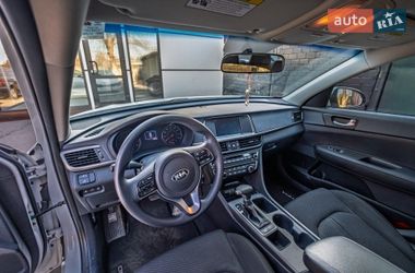 Седан Kia Optima 2017 в Киеве